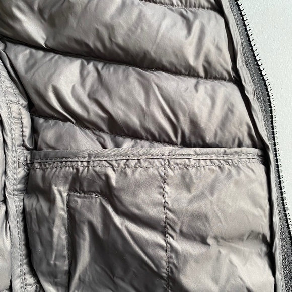 Fabletics down filled packable grey vest size medium - Picture 8 of 8